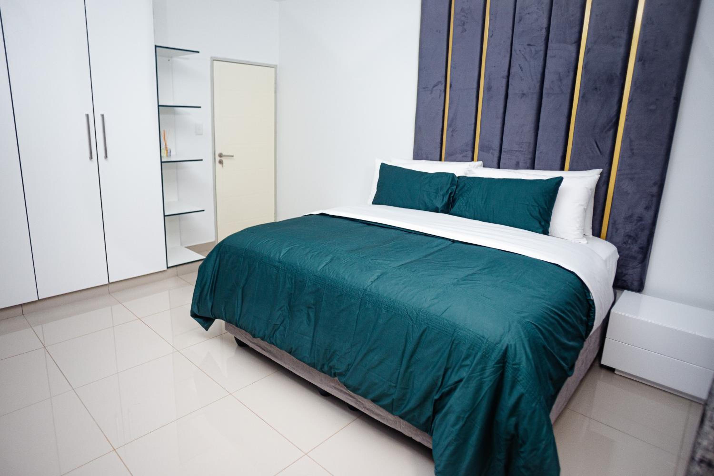 Shobalenku Opulent apartments