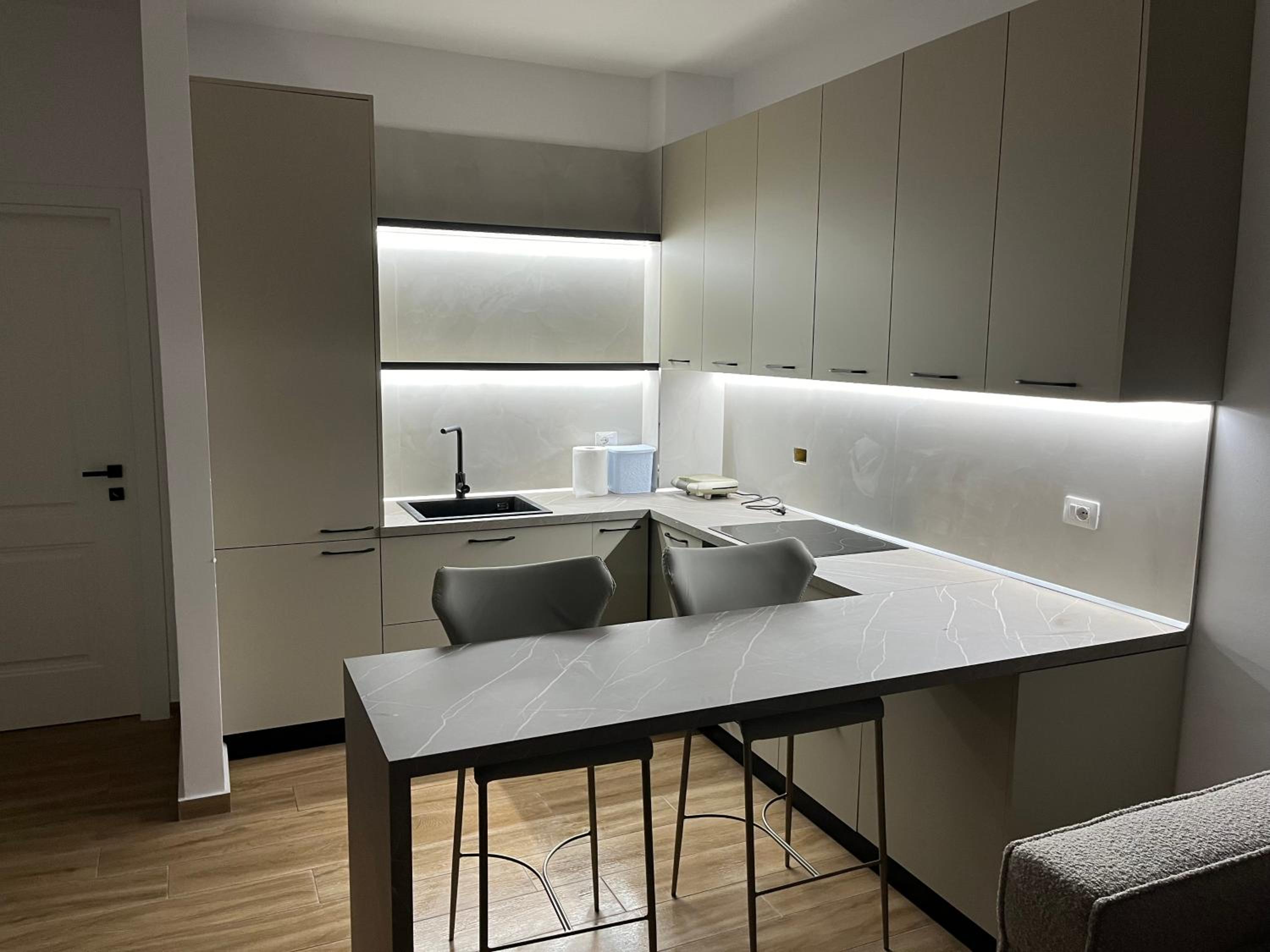 E Apartment