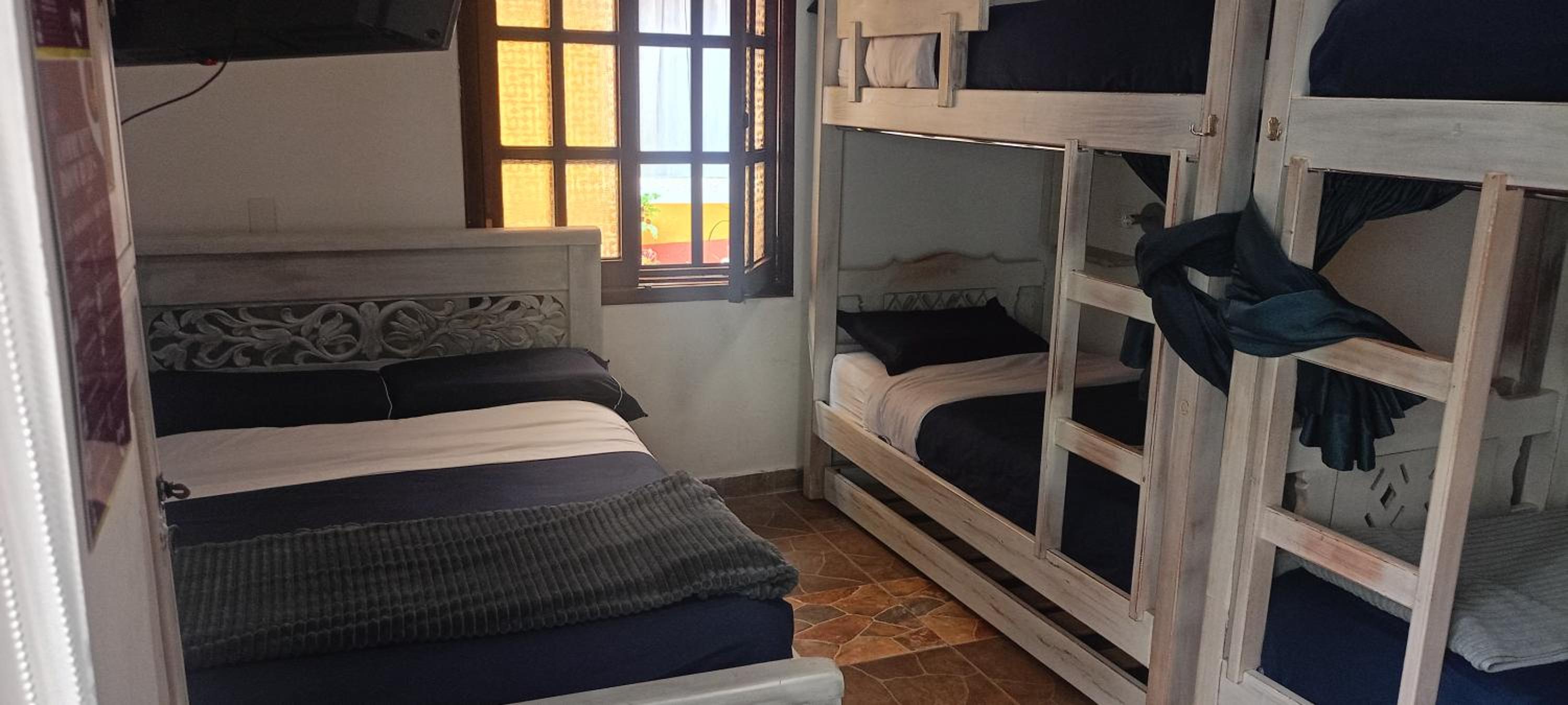 Usaquen Station Hostel - Property Image 18