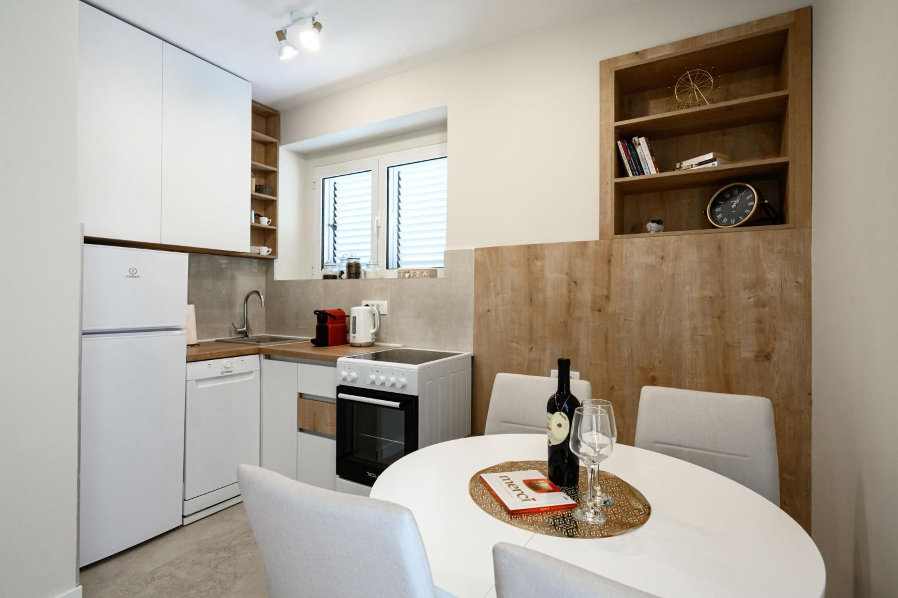 Lux Apartment 88 view 2