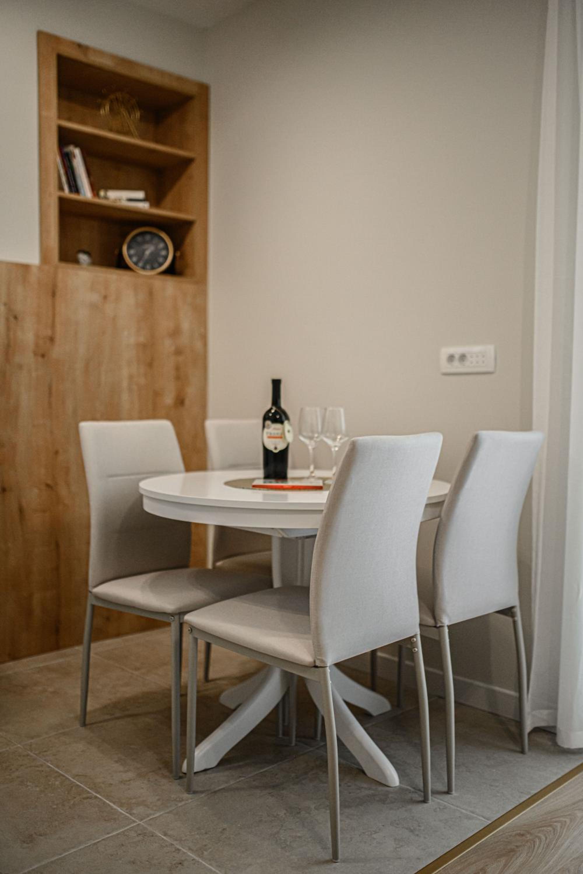 Lux Apartment 88 view 4
