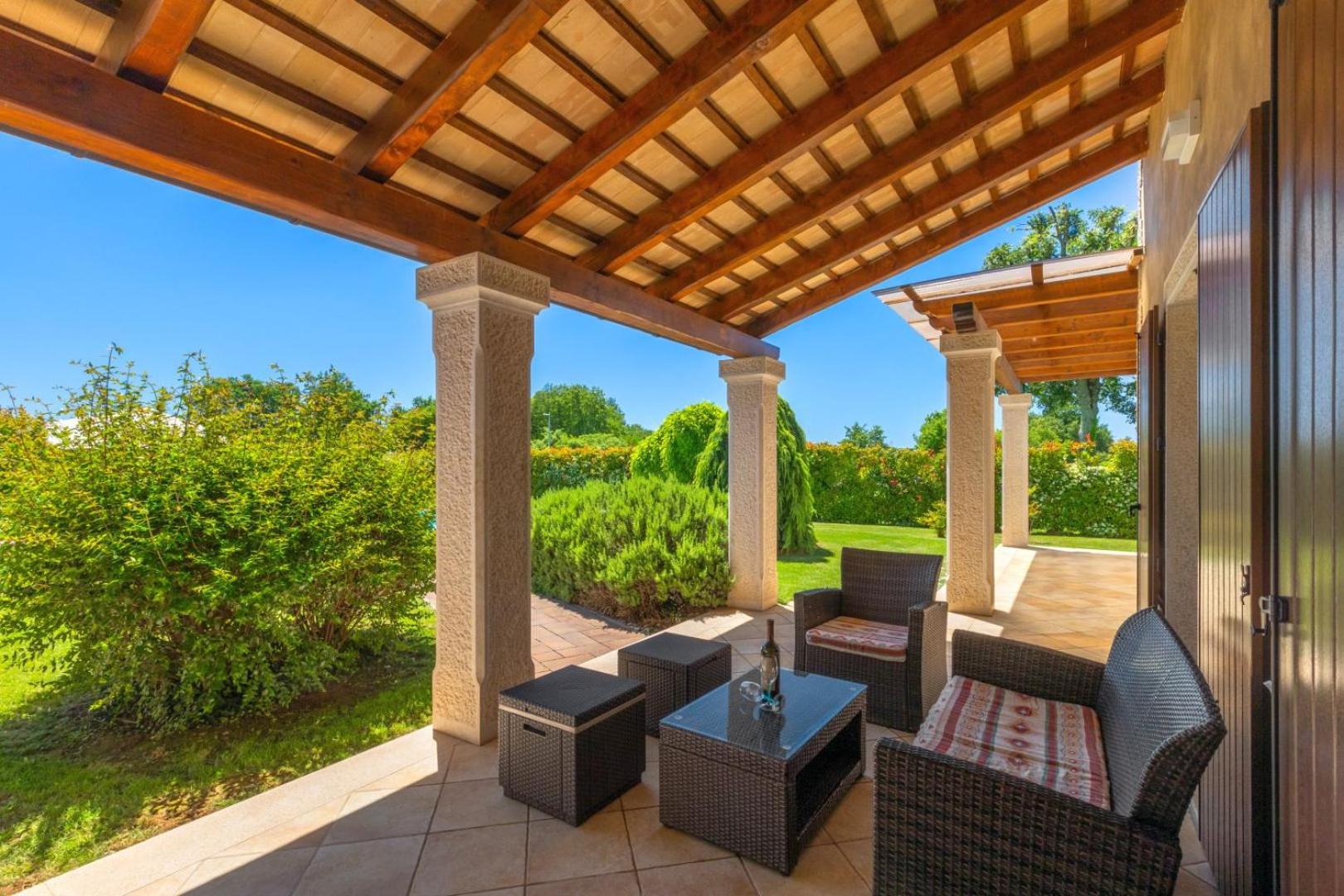 Rustic villa Stancija Martina with pool in Tinjan view 2
