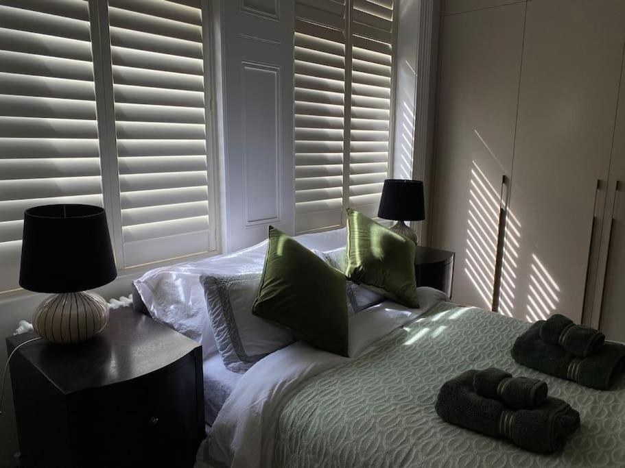 Luxury 2-Bed Flat with Garden in Hampstead Mansion