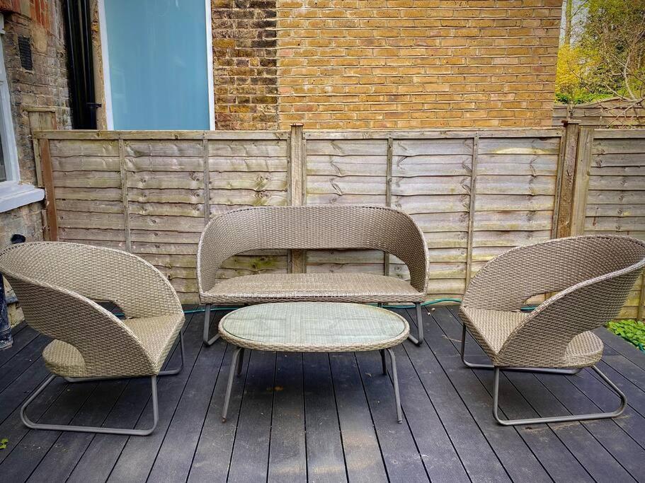Luxury 2-Bed Flat with Garden in Hampstead Mansion