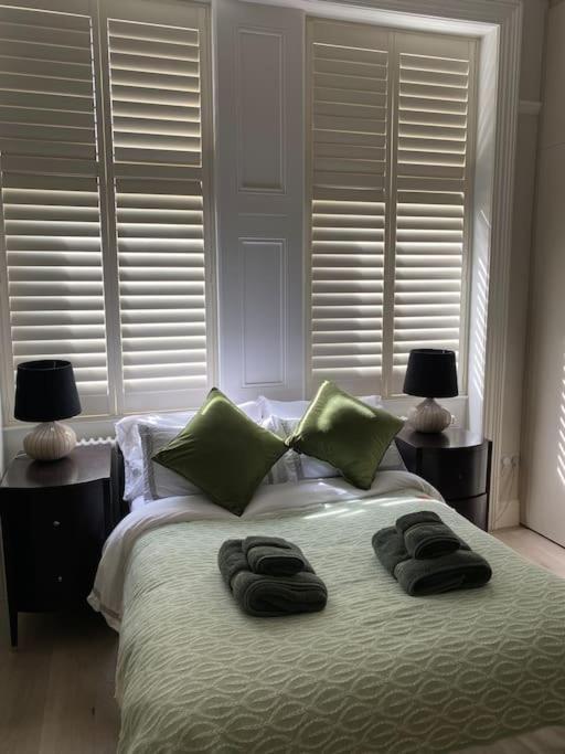 Luxury 2-Bed Flat with Garden in Hampstead Mansion