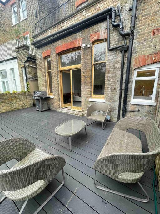 Luxury 2-Bed Flat with Garden in Hampstead Mansion