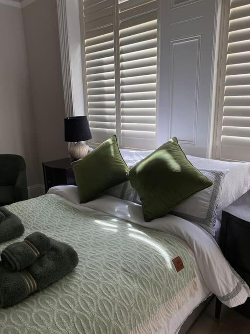 Luxury 2-Bed Flat with Garden in Hampstead Mansion