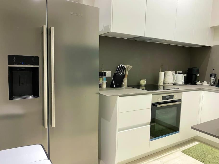 Luxury 2-Bed Flat with Garden in Hampstead Mansion