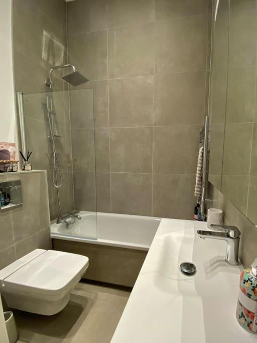 Luxury 2-Bed Flat with Garden in Hampstead Mansion