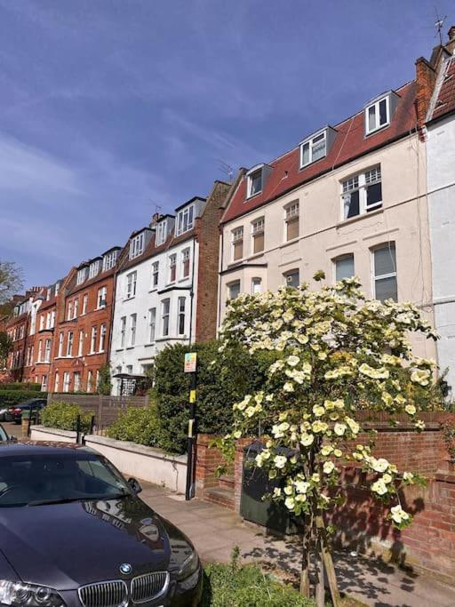 Luxury 2-Bed Flat with Garden in Hampstead Mansion