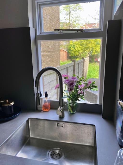 Luxury 2-Bed Flat with Garden in Hampstead Mansion