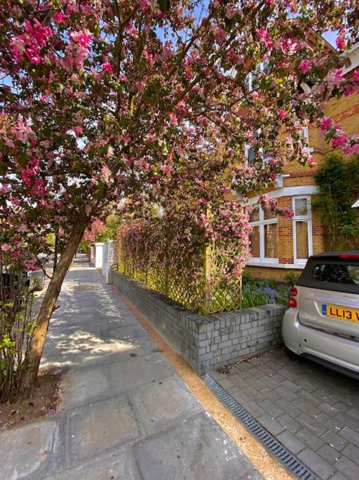Luxury 2-Bed Flat with Garden in Hampstead Mansion