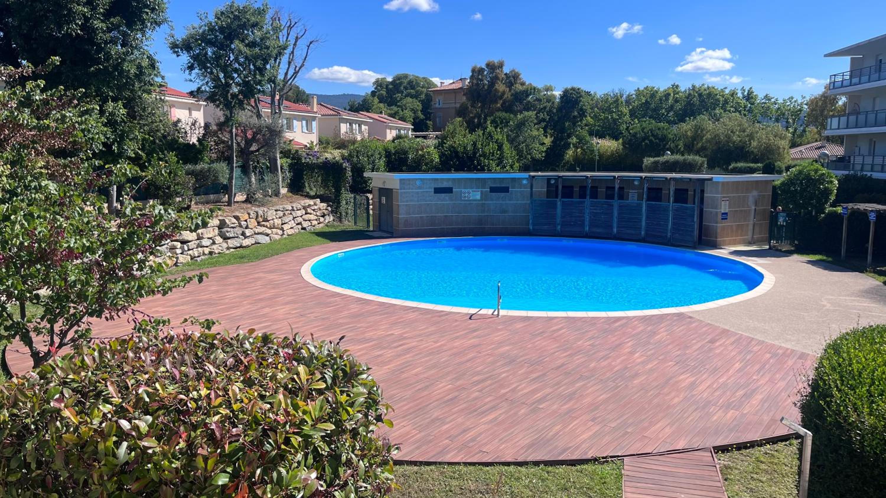 Appartement 2 chambres dans résidence avec piscine et parking