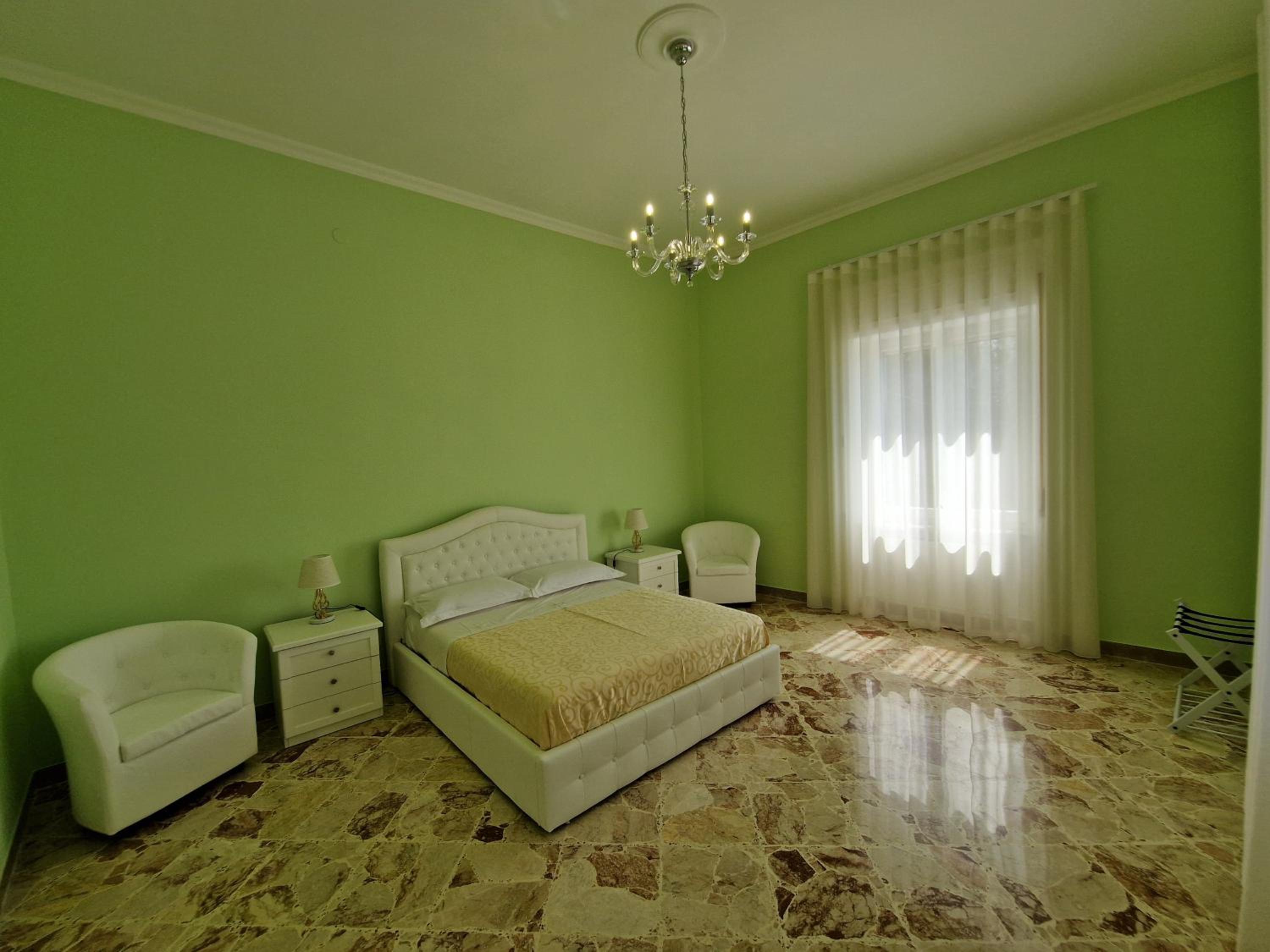 VILLA ESMERALDA