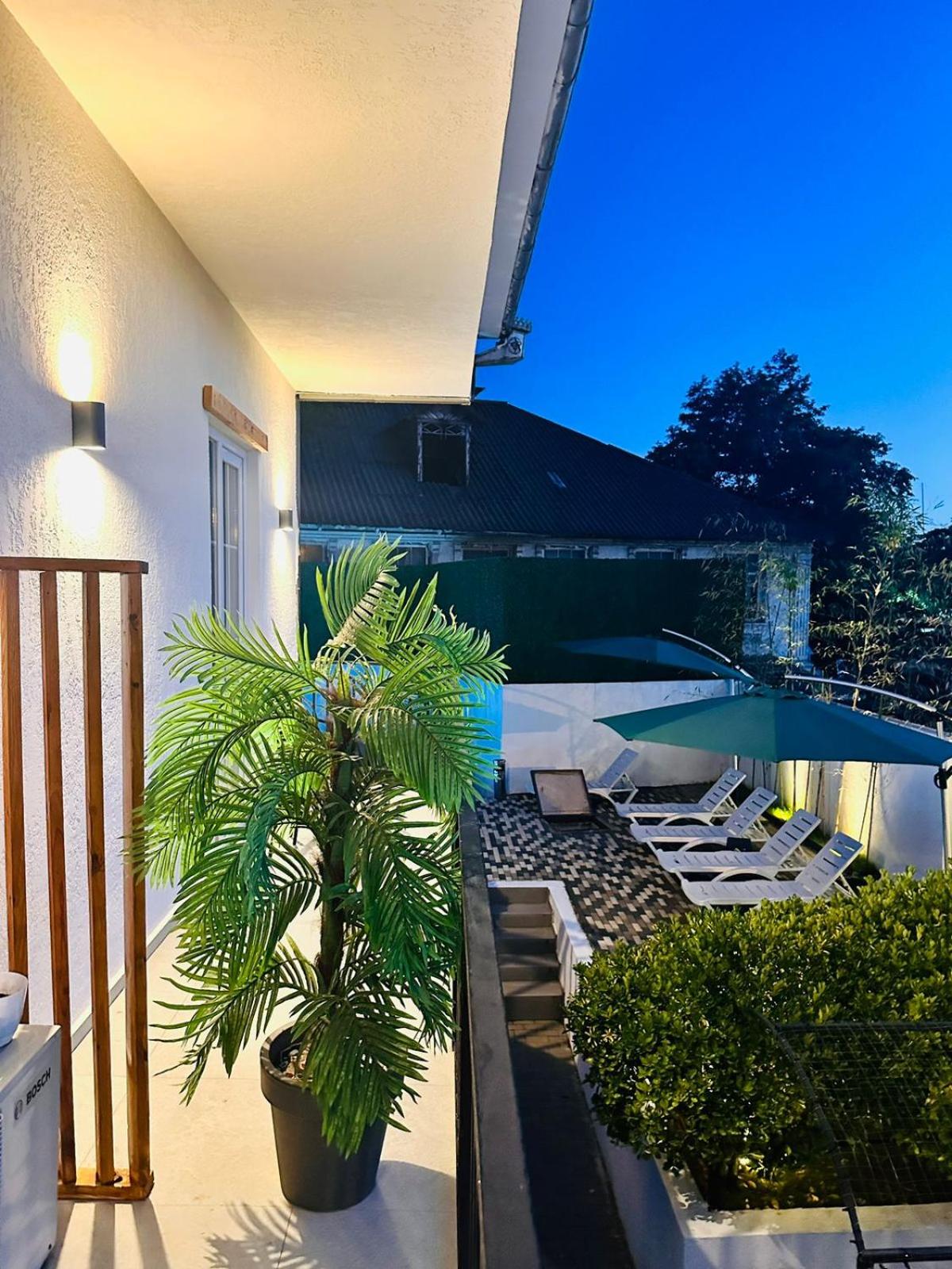villa gardens