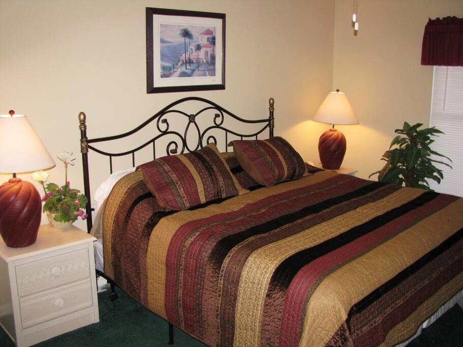 Close To DISNEY and UNIVERSAL - Private Vacation Home - Private Pool - Free BBQ - FAMILY FUN !!!