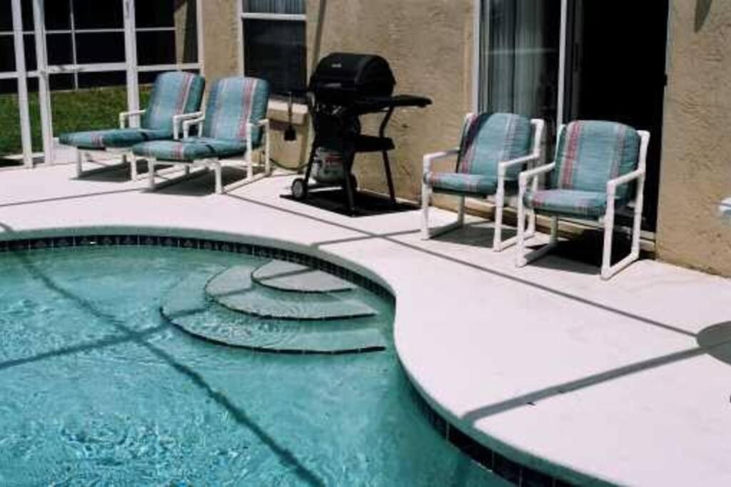 Close To DISNEY and UNIVERSAL - Private Vacation Home - Private Pool - Free BBQ - FAMILY FUN !!!