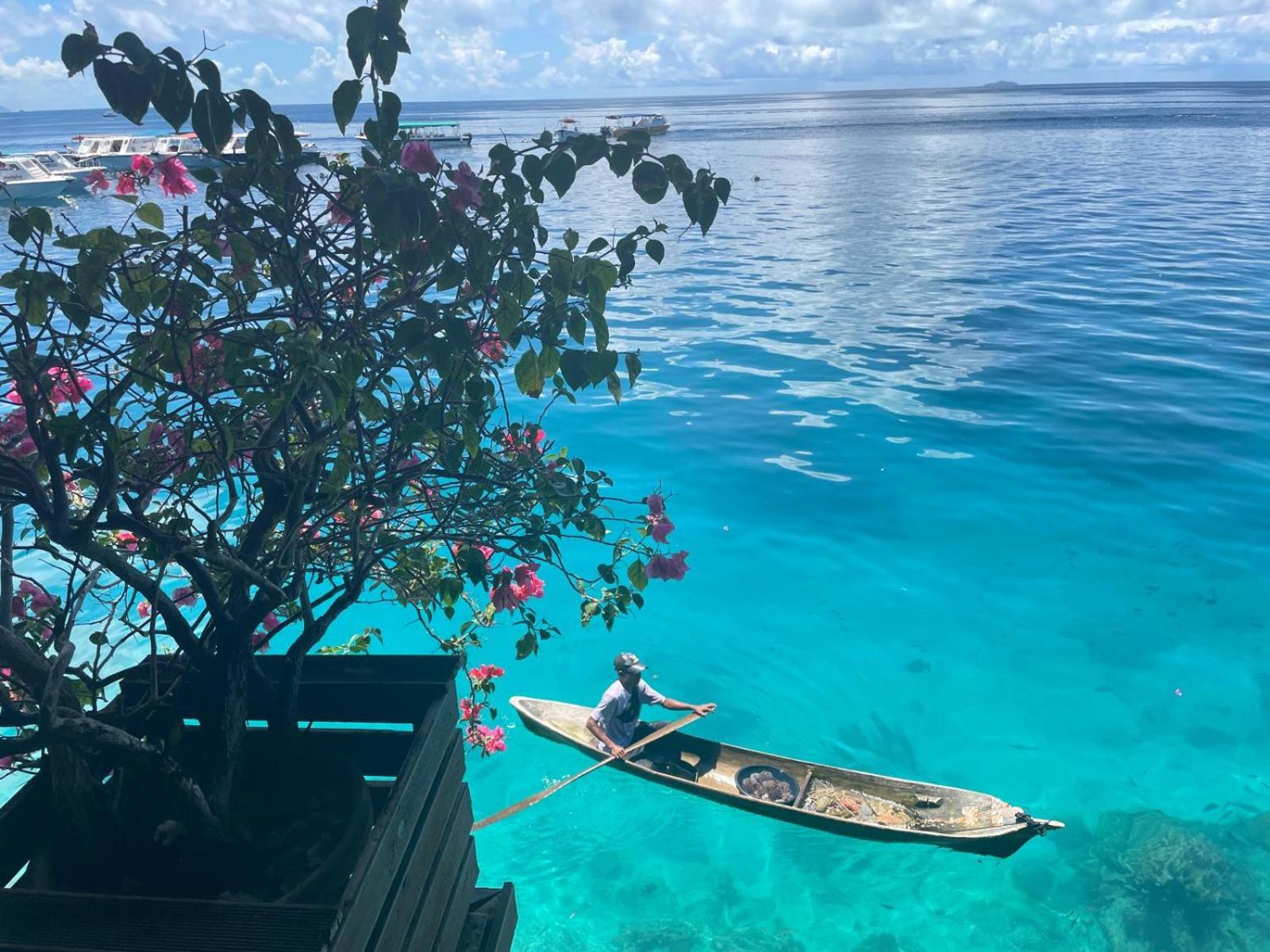 WATER BUNGALOW lN MABUL INCLUDED F&B, TRANSPORT FROM AIRPORT, WATER SPORT ACTIVITIES-MALAYSIAN RATE WITH IC ONLY photo 3