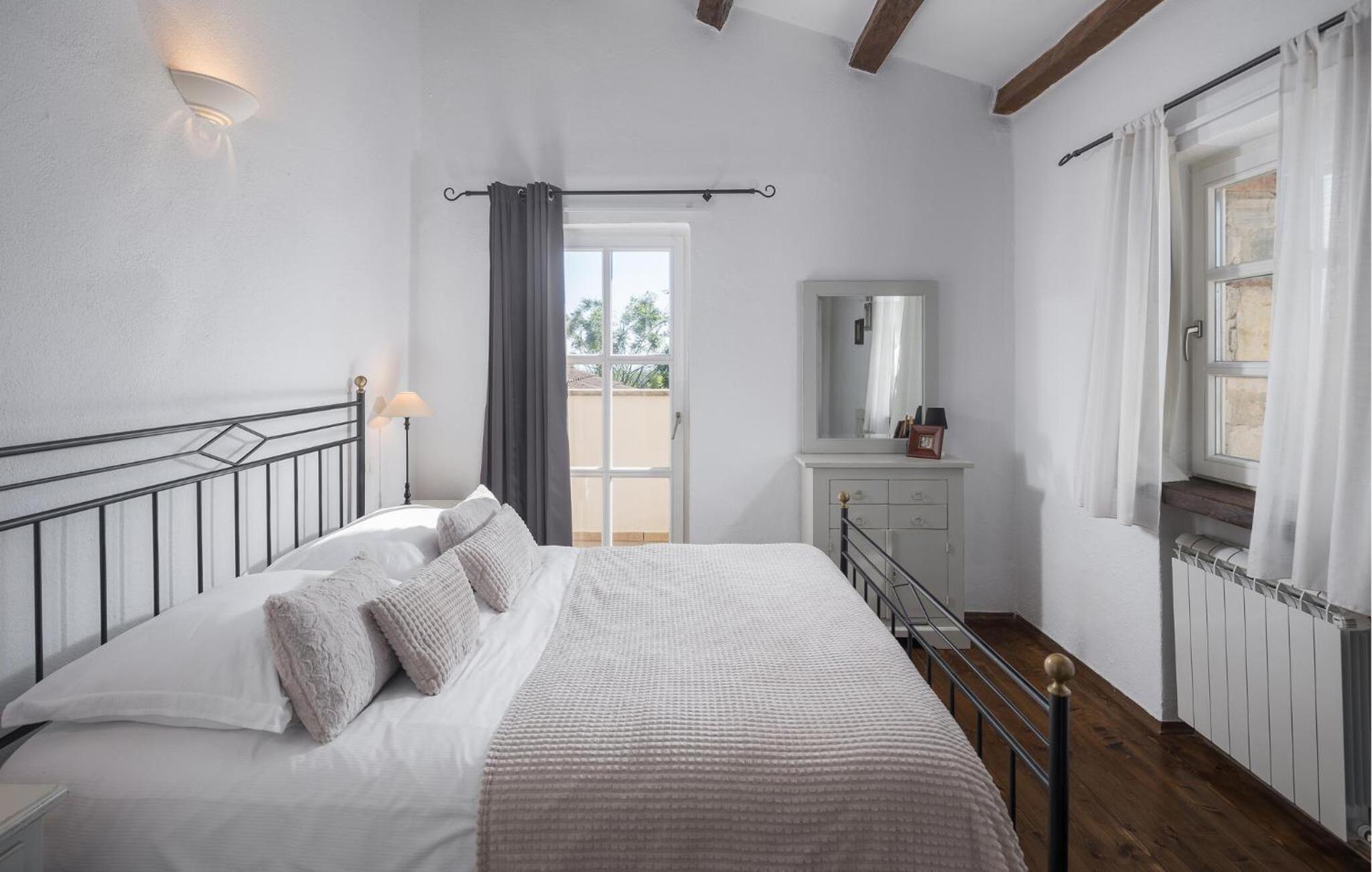 Luxurious Home In Visnjan view 5