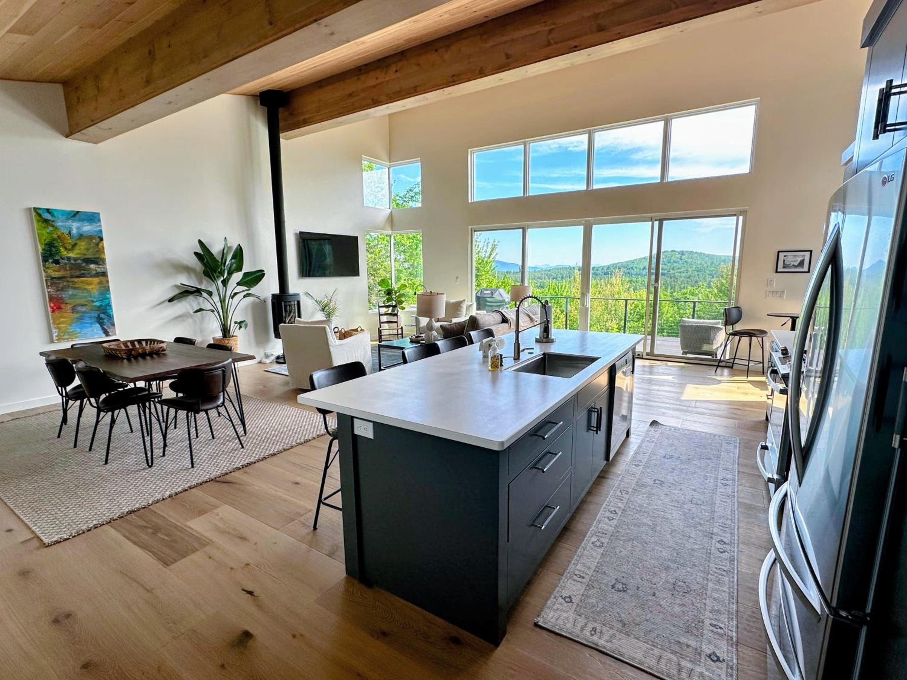 1A Maple Lodge Stunning luxury Scandinavian style home with great views