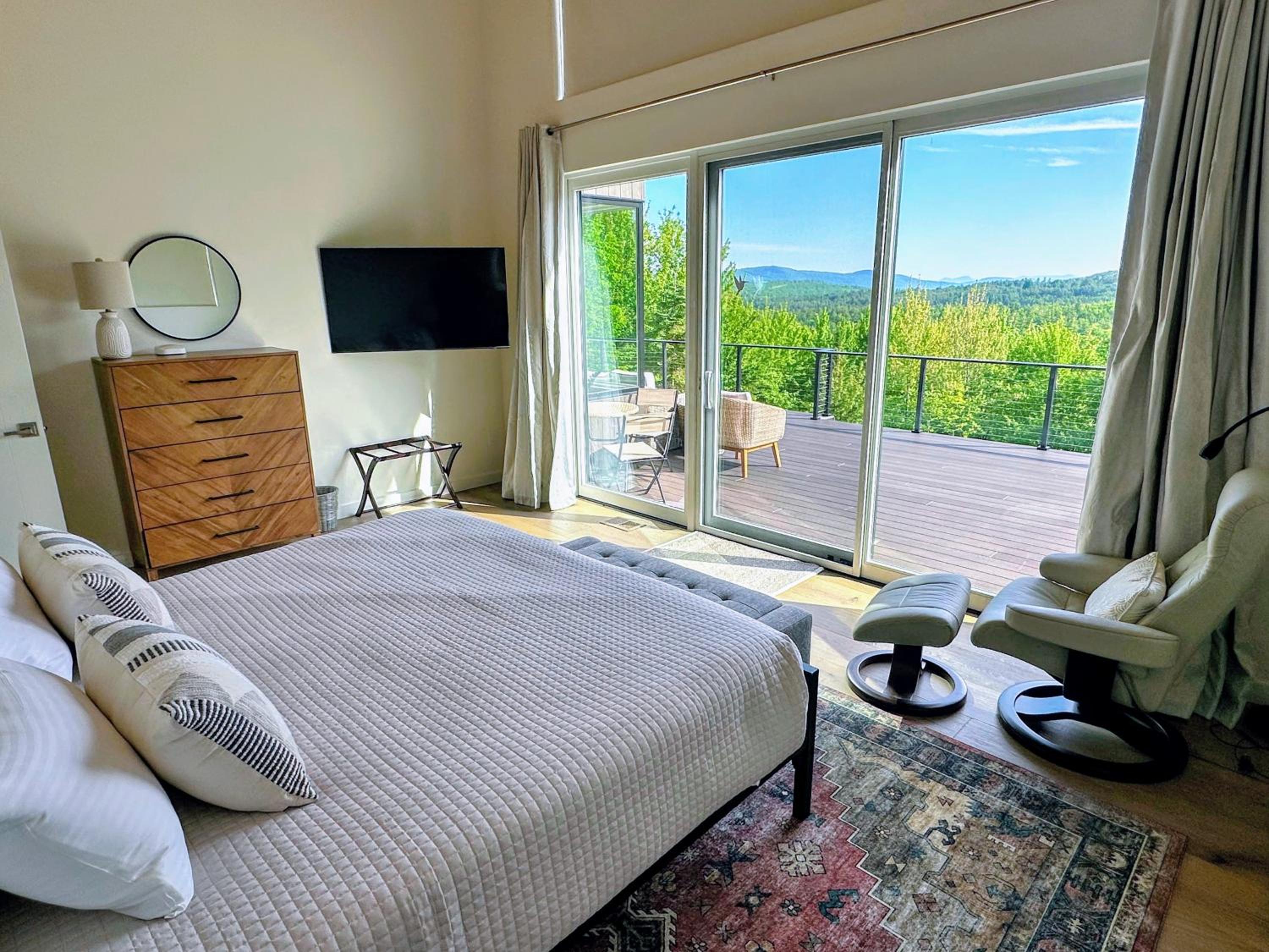 1A Maple Lodge Stunning luxury Scandinavian style home with great views