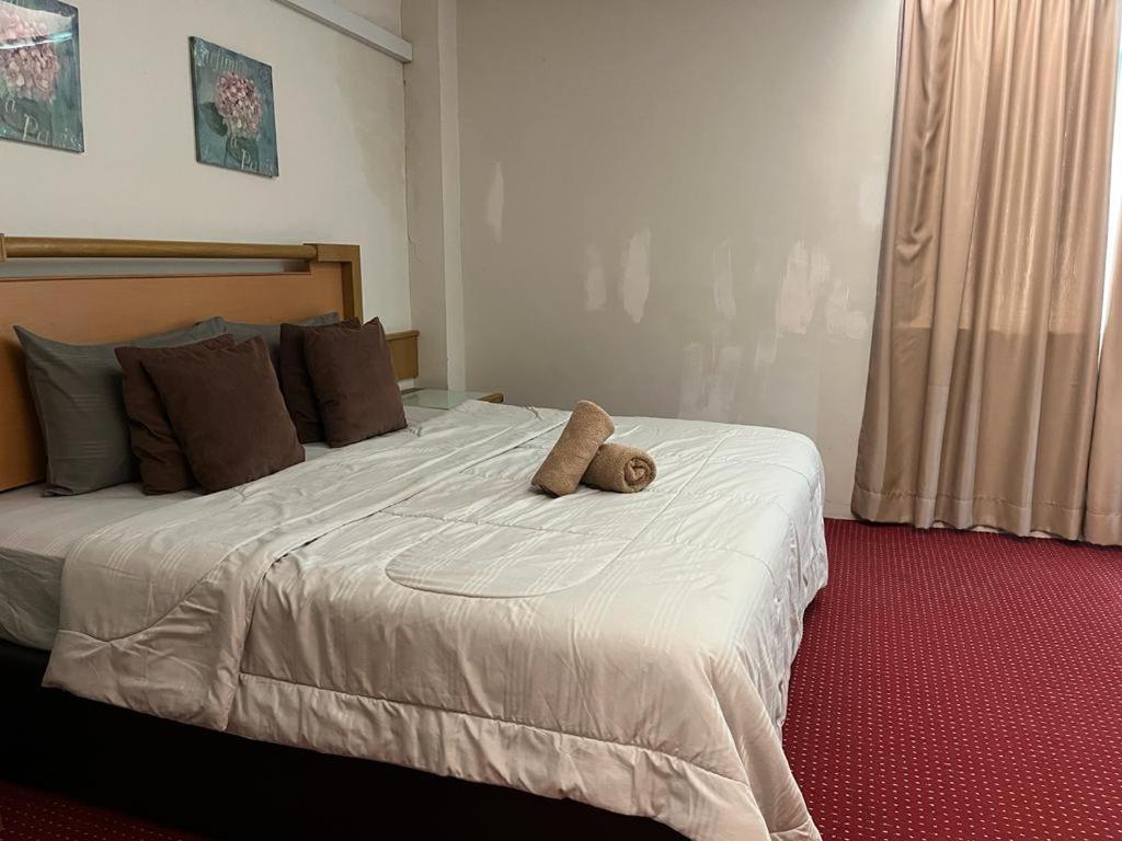 Nik Adik Khalifa Suites Apartment photo 2