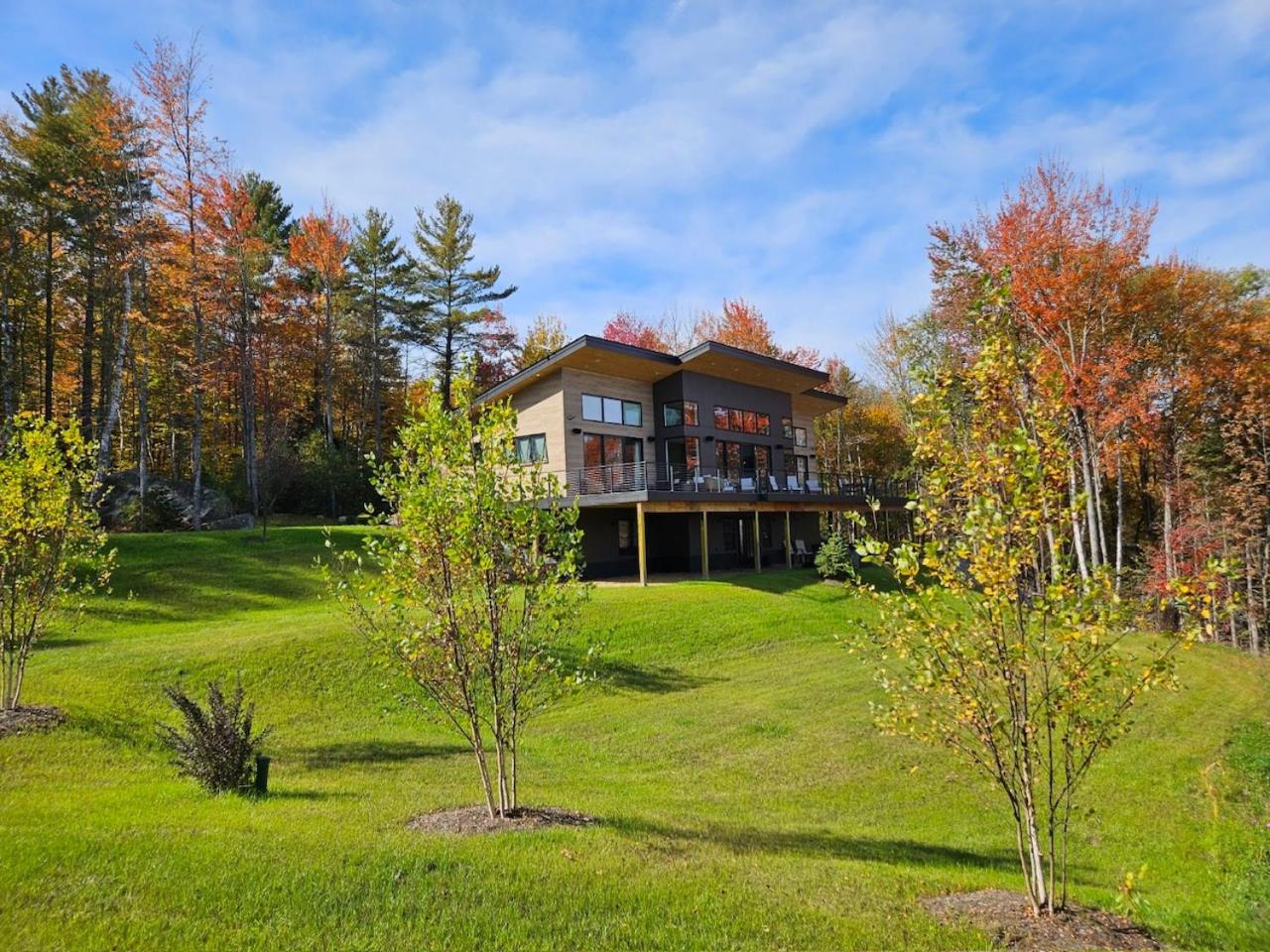 1A Maple Lodge Stunning luxury Scandinavian style home with great views