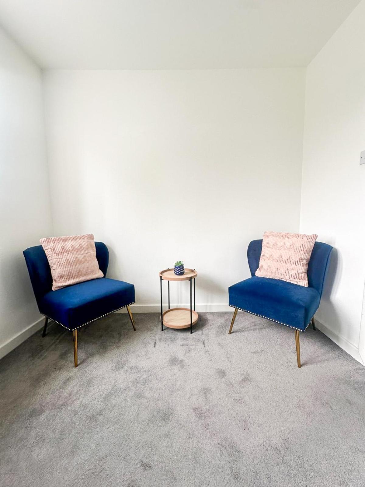Charming 2-bedroom flat with private balcony near Islington Station, Canonbury