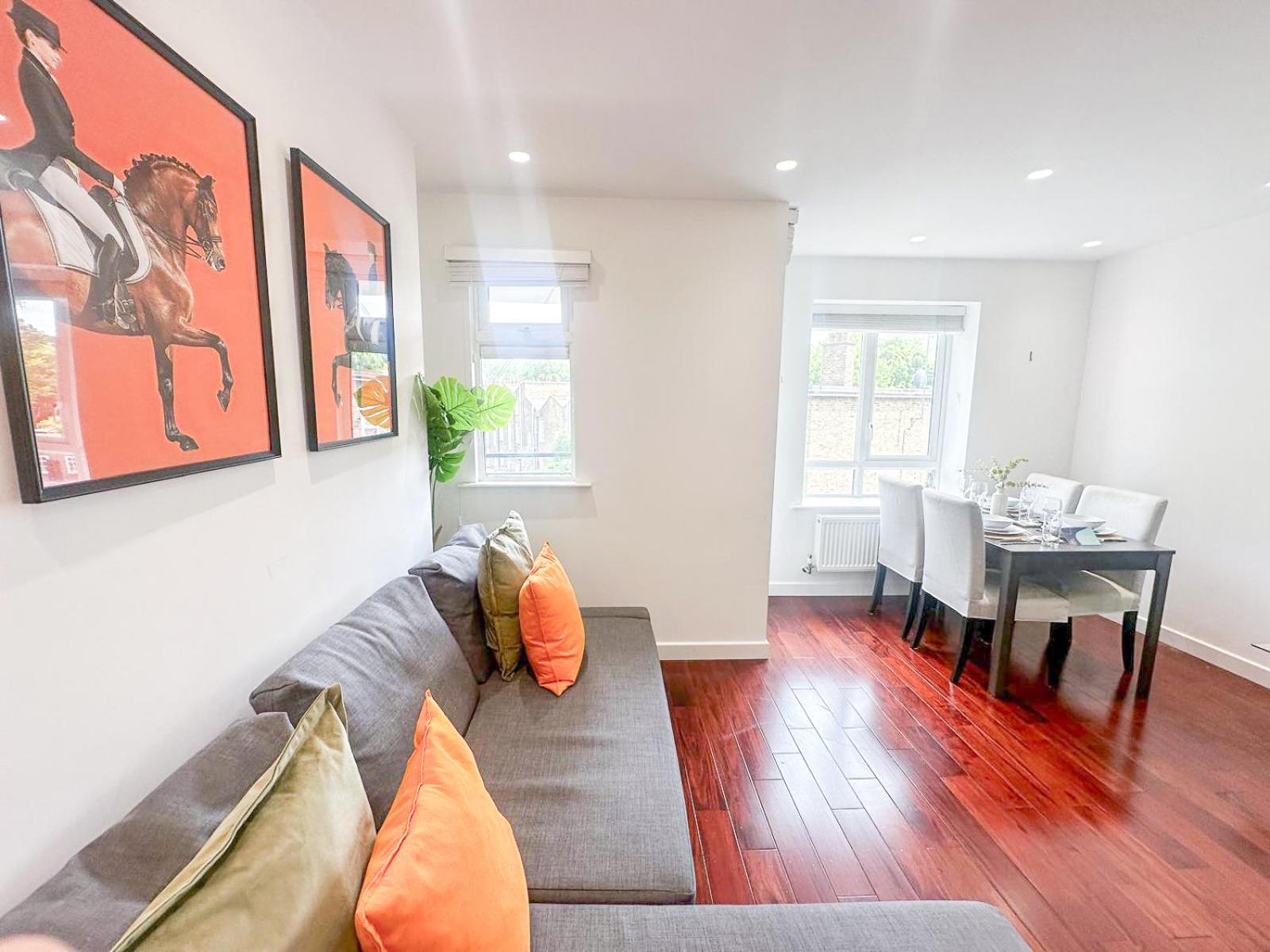 Charming 2-bedroom flat with private balcony near Islington Station, Canonbury