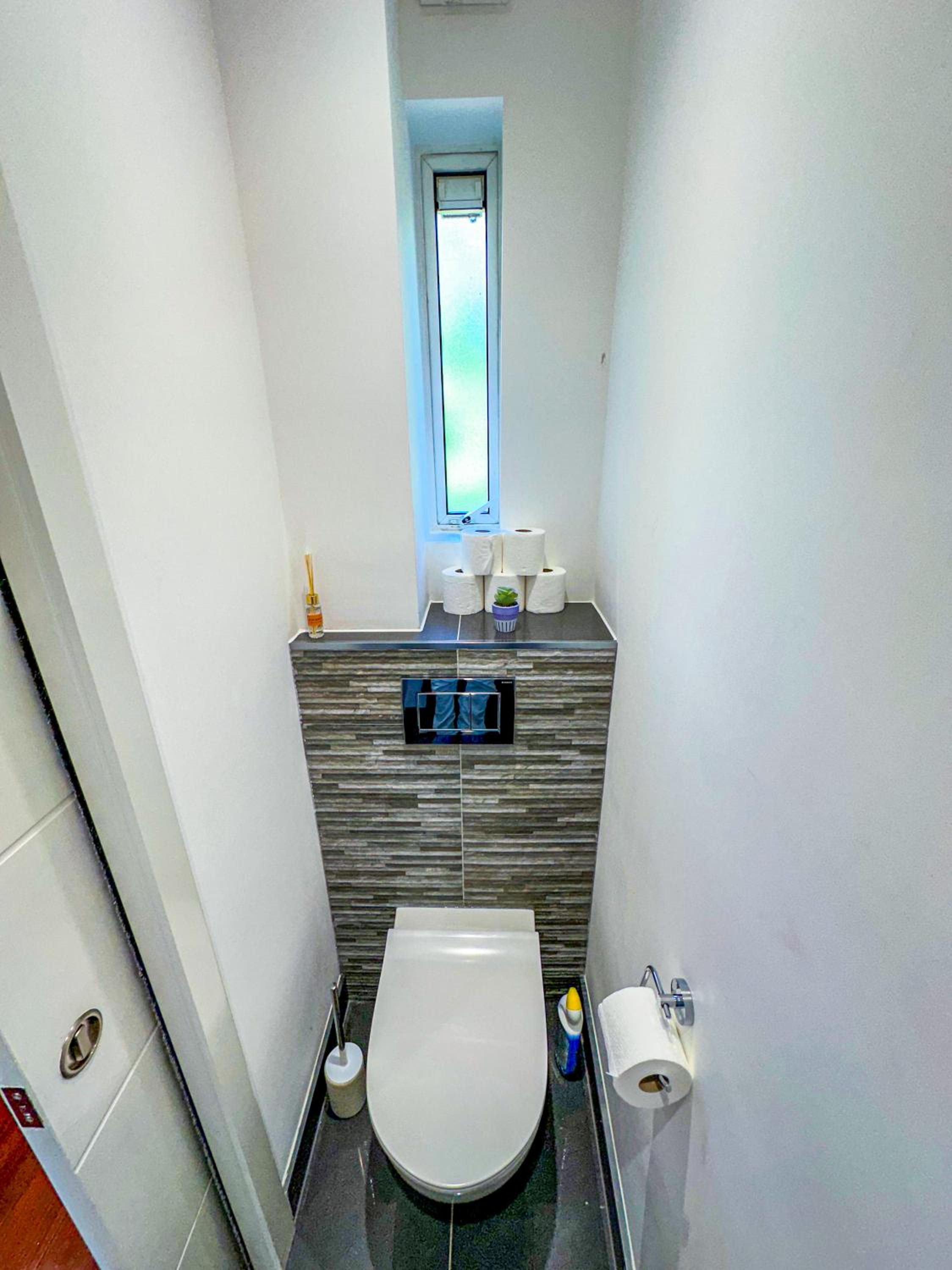 Charming 2-bedroom flat with private balcony near Islington Station, Canonbury