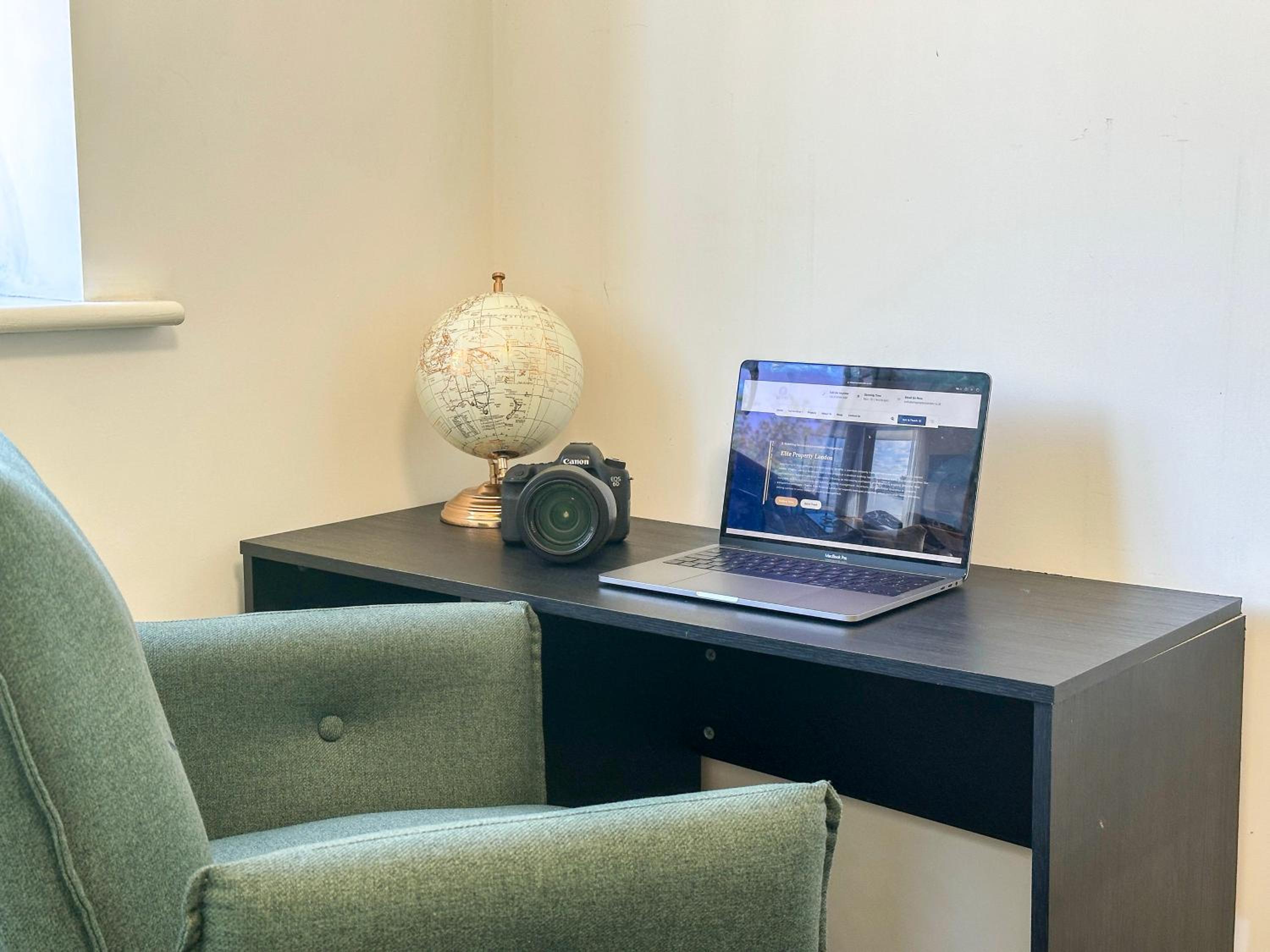 Charming 2-bedroom flat with private balcony near Islington Station, Canonbury