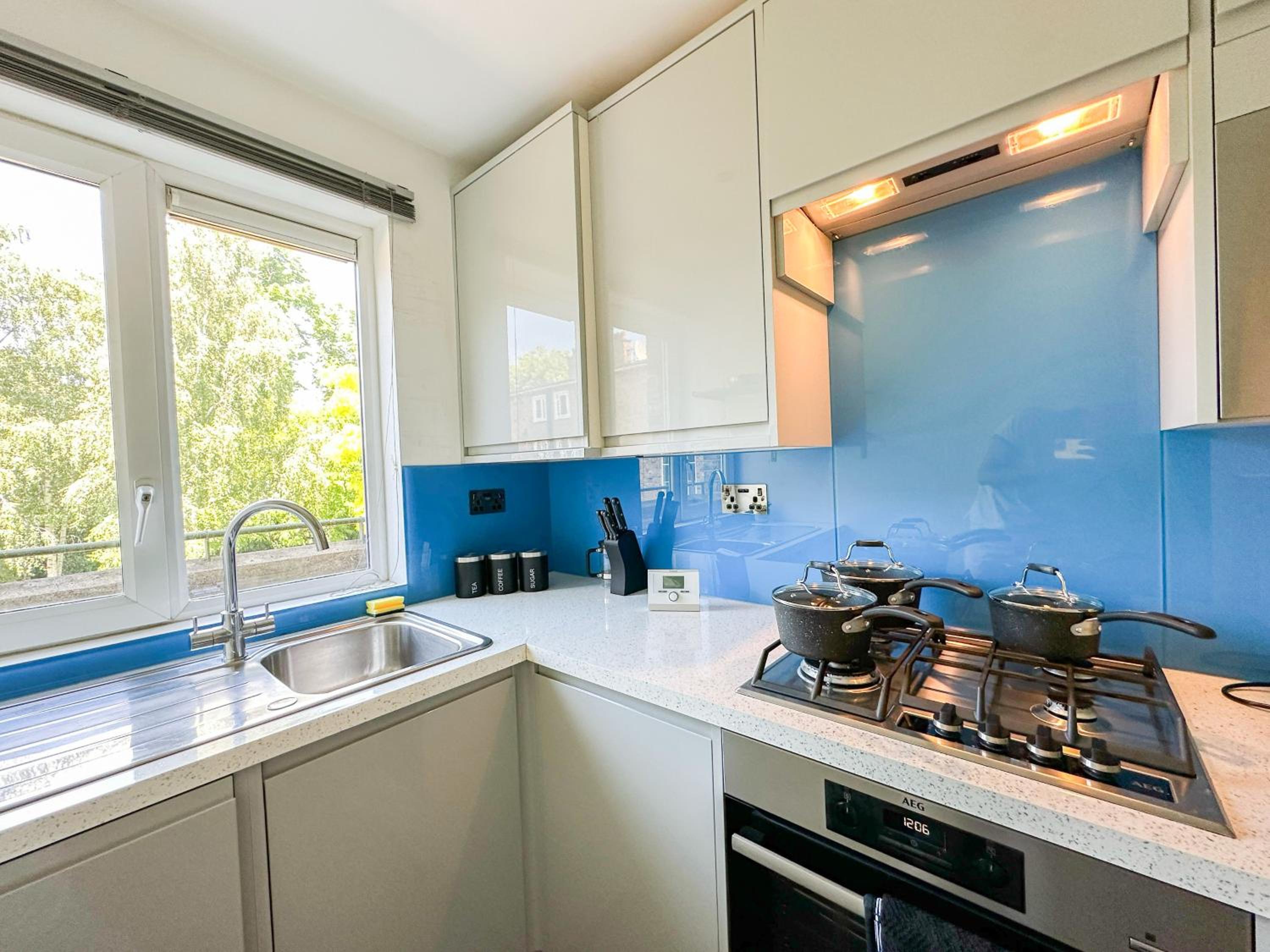 Charming 2-bedroom flat with private balcony near Islington Station, Canonbury