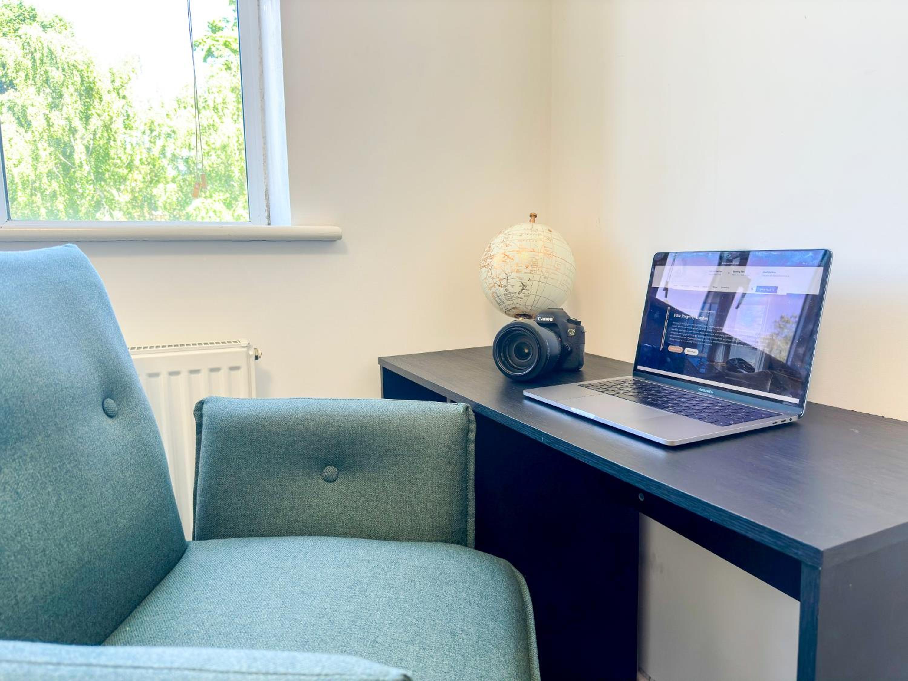 Charming 2-bedroom flat with private balcony near Islington Station, Canonbury