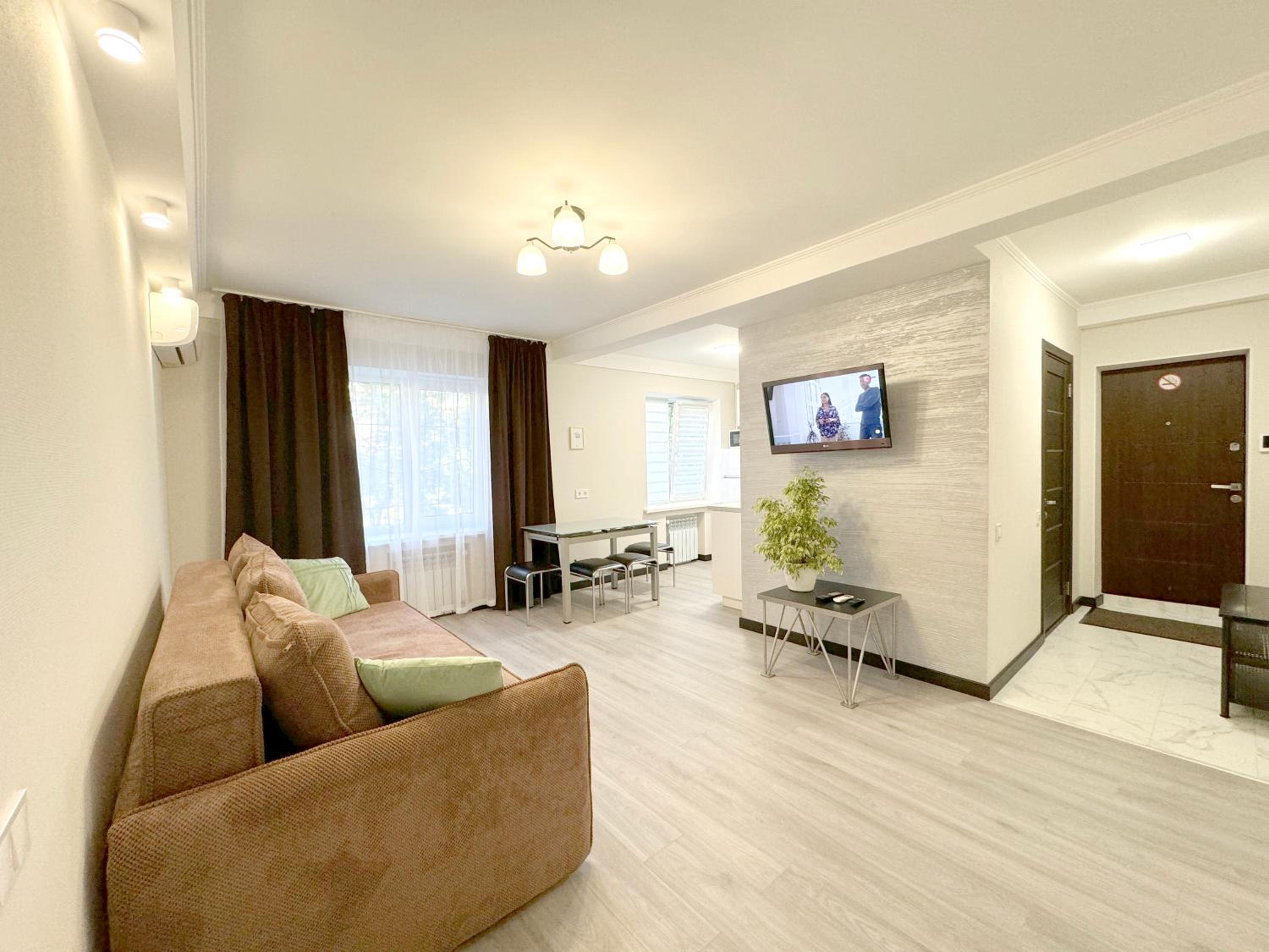 ARTAL Apartment on Obolonskyi Avenue 16 view 2