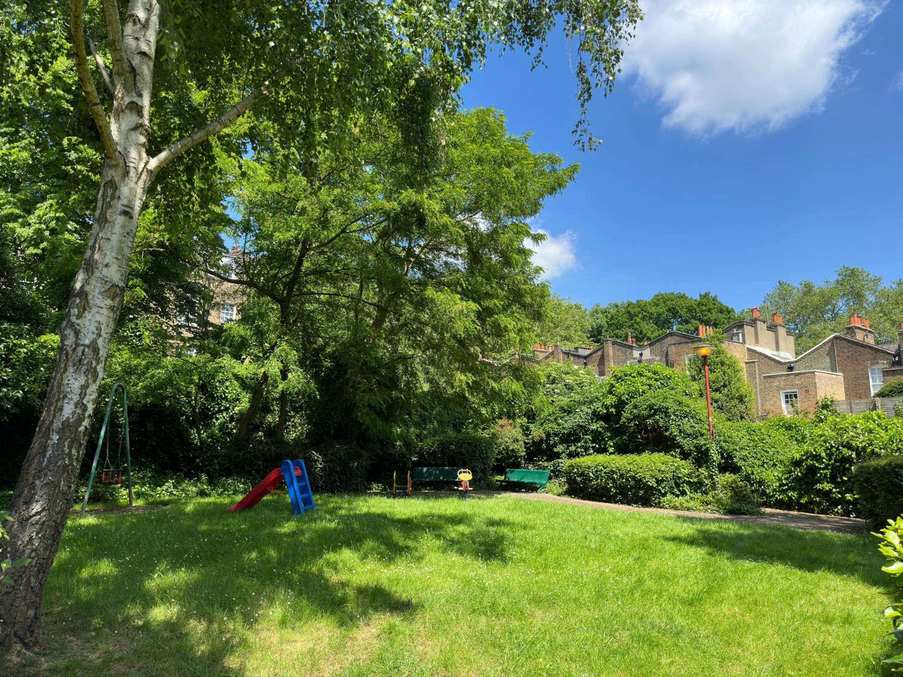 Charming 2-bedroom flat with private balcony near Islington Station, Canonbury