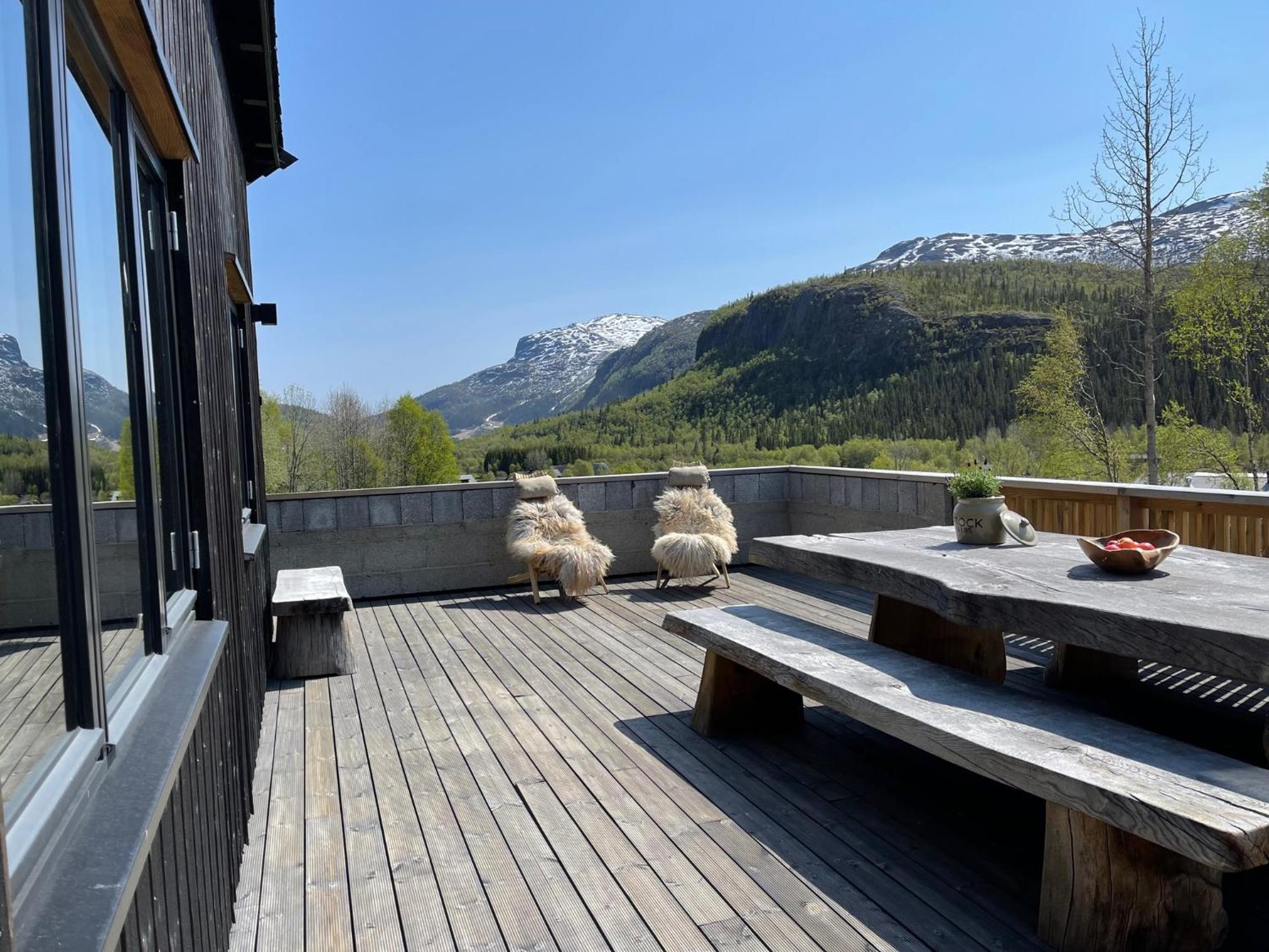 Naturskjønt og sentralt, flott beliggende stor hytte view 4