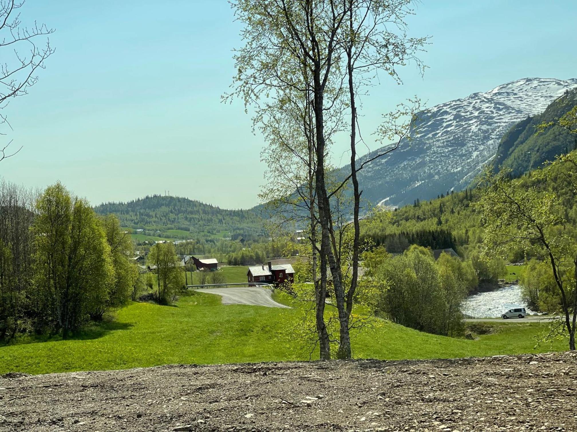 Naturskjønt og sentralt, flott beliggende stor hytte view 3