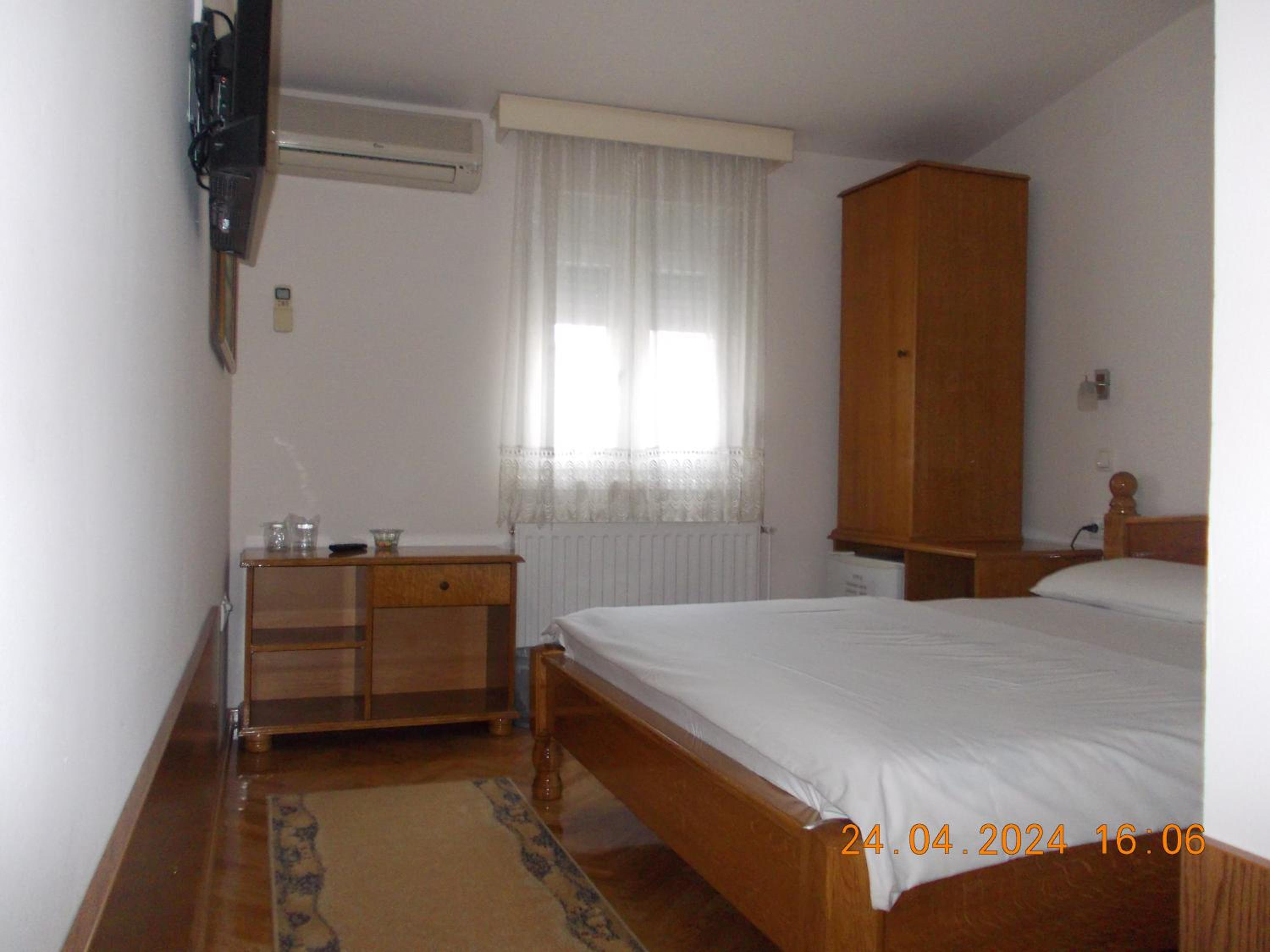 Photo 44