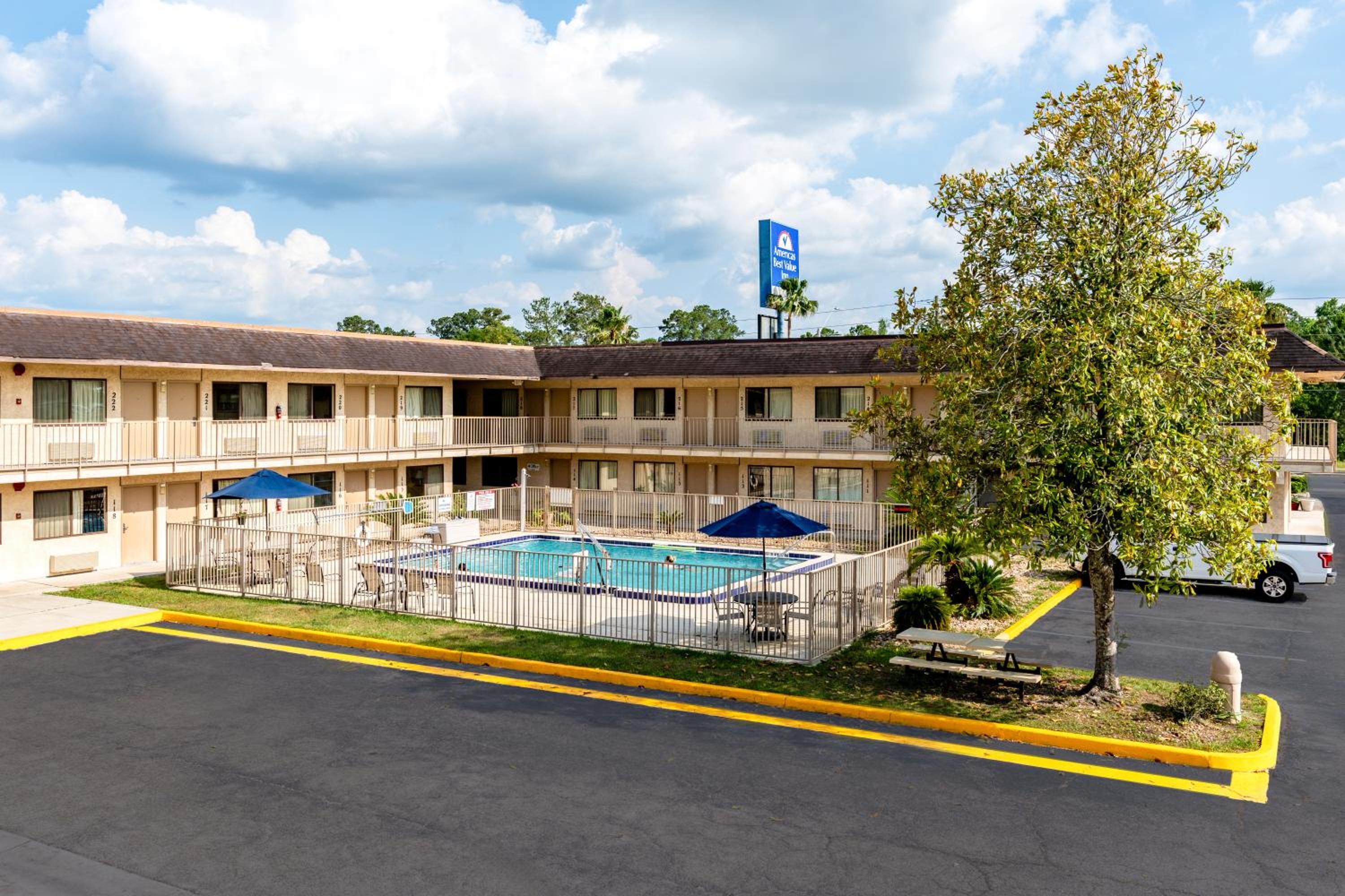 Lake City Vacations - Americas Best Value Inn - Lake City - Property Image 3