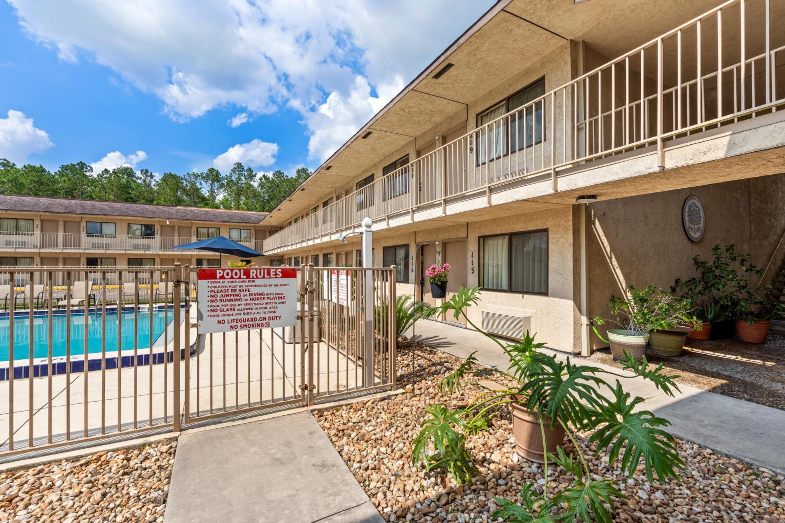 Lake City Vacations - Americas Best Value Inn - Lake City - Property Image 4