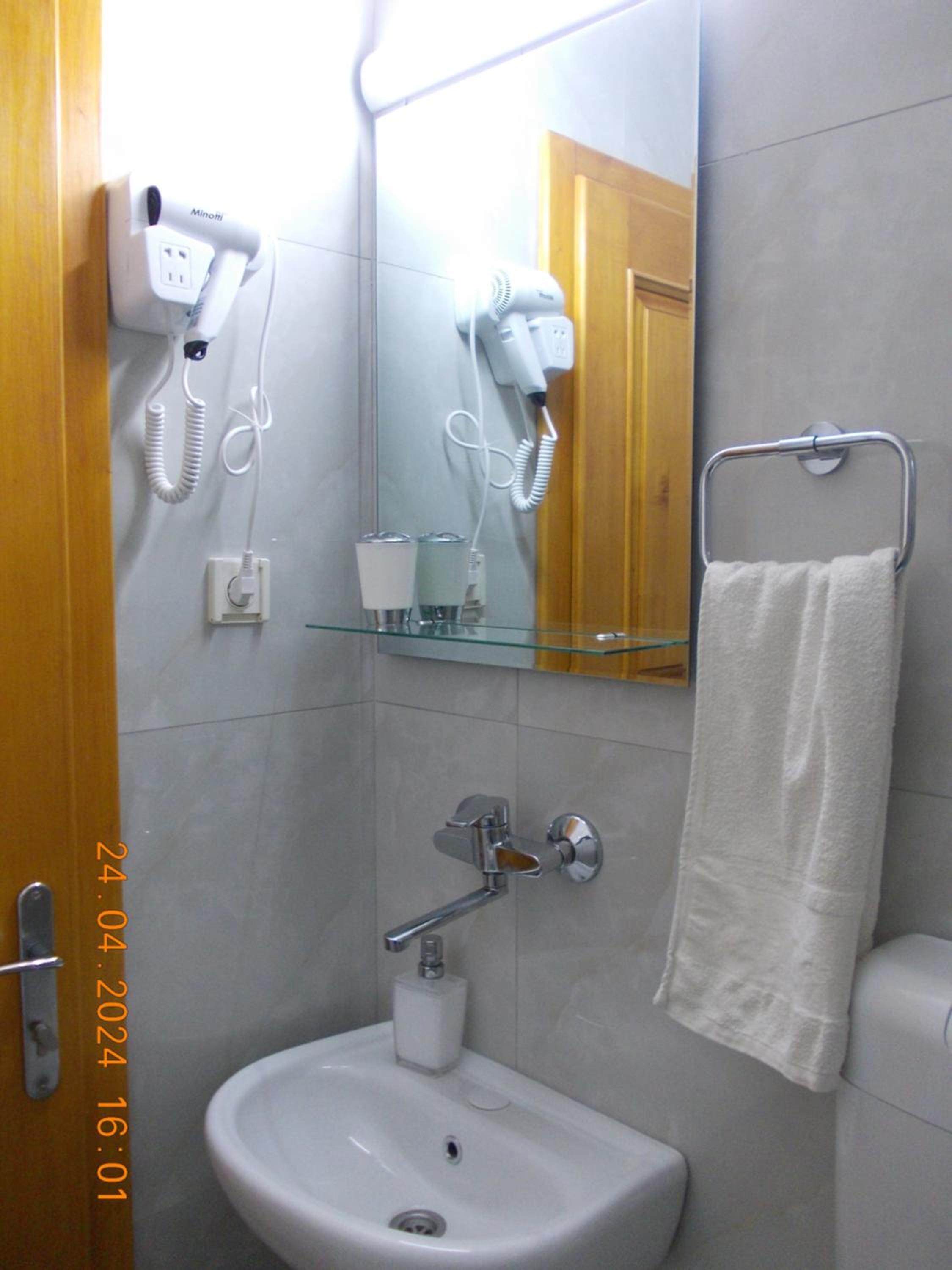 Photo 48