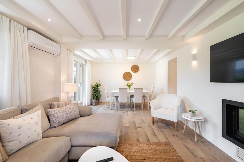Zefiros Corfu Kanoni home view 3