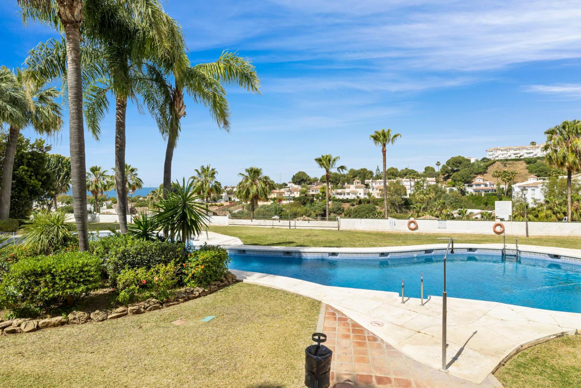 Super cozy apartment in Calahonda by Costarentals - Ref 124 photo 3