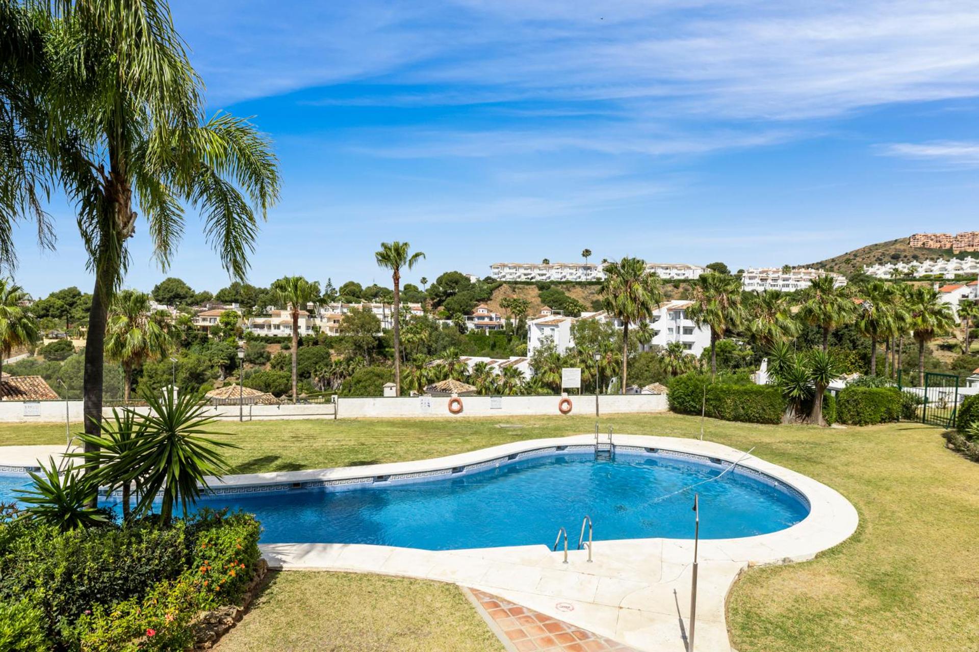 Super cozy apartment in Calahonda by Costarentals - Ref 124 photo 2