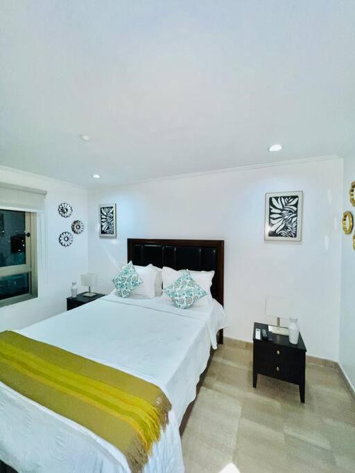 Spectacular Condominium between the city and the sea