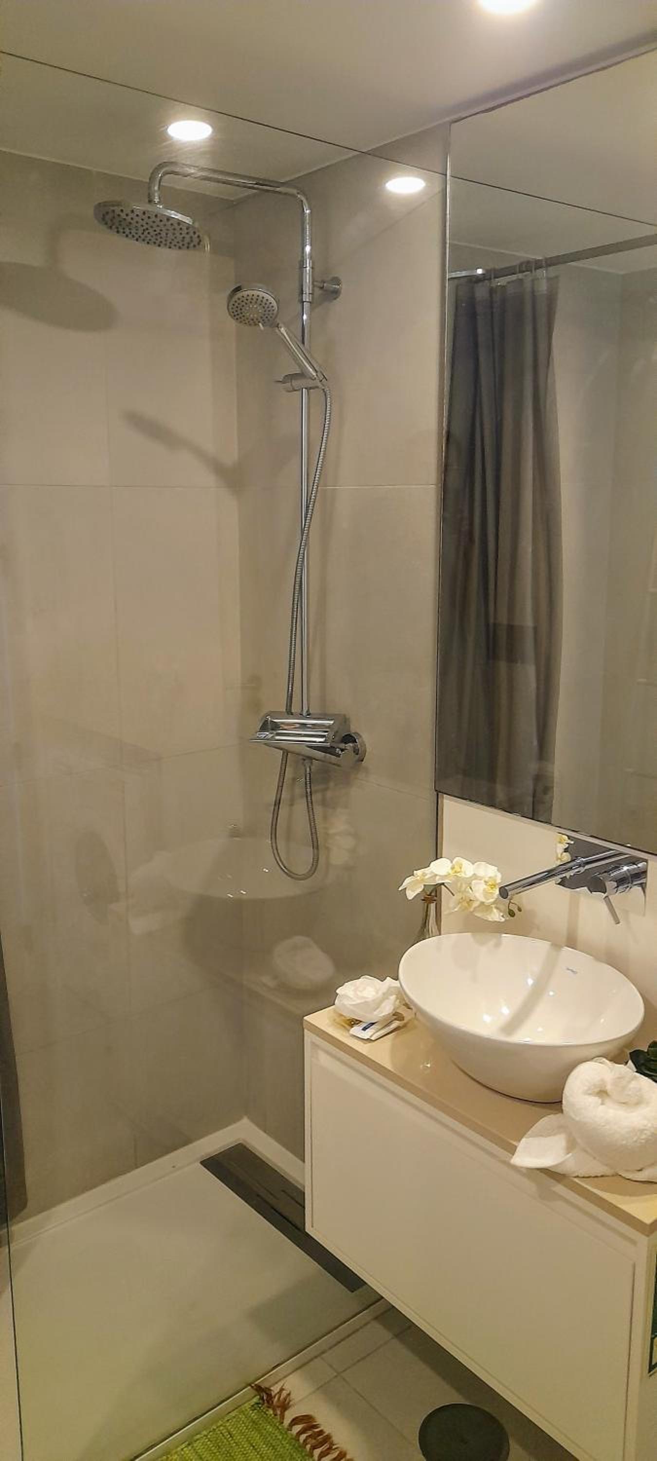 Light Brown Central Apartment