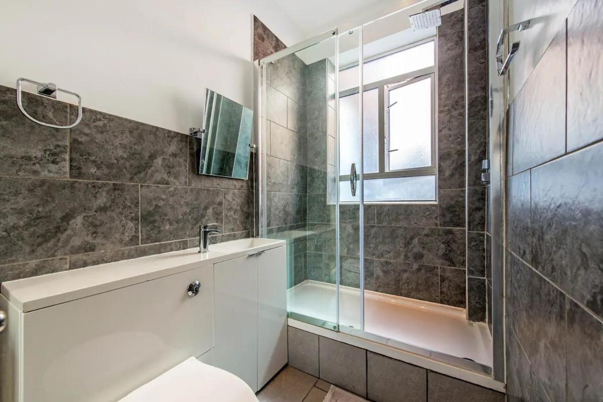 Parsons Green Flat photo 3