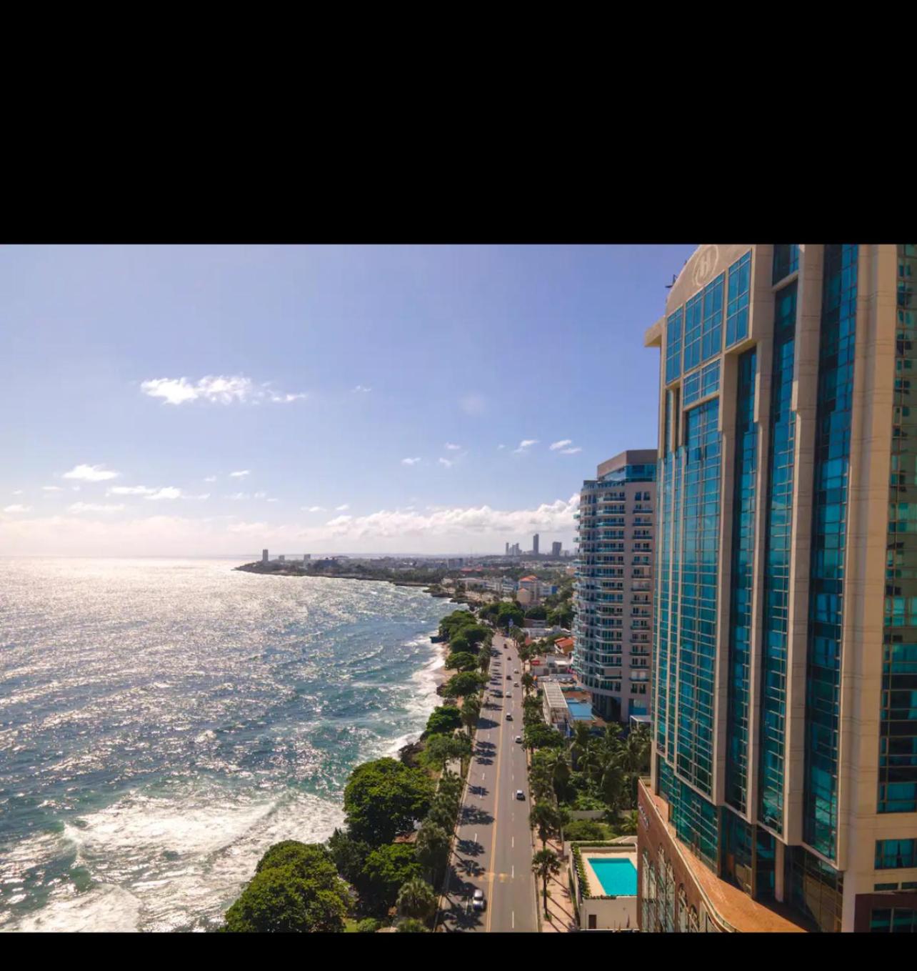 Spectacular Condominium between the city and the sea