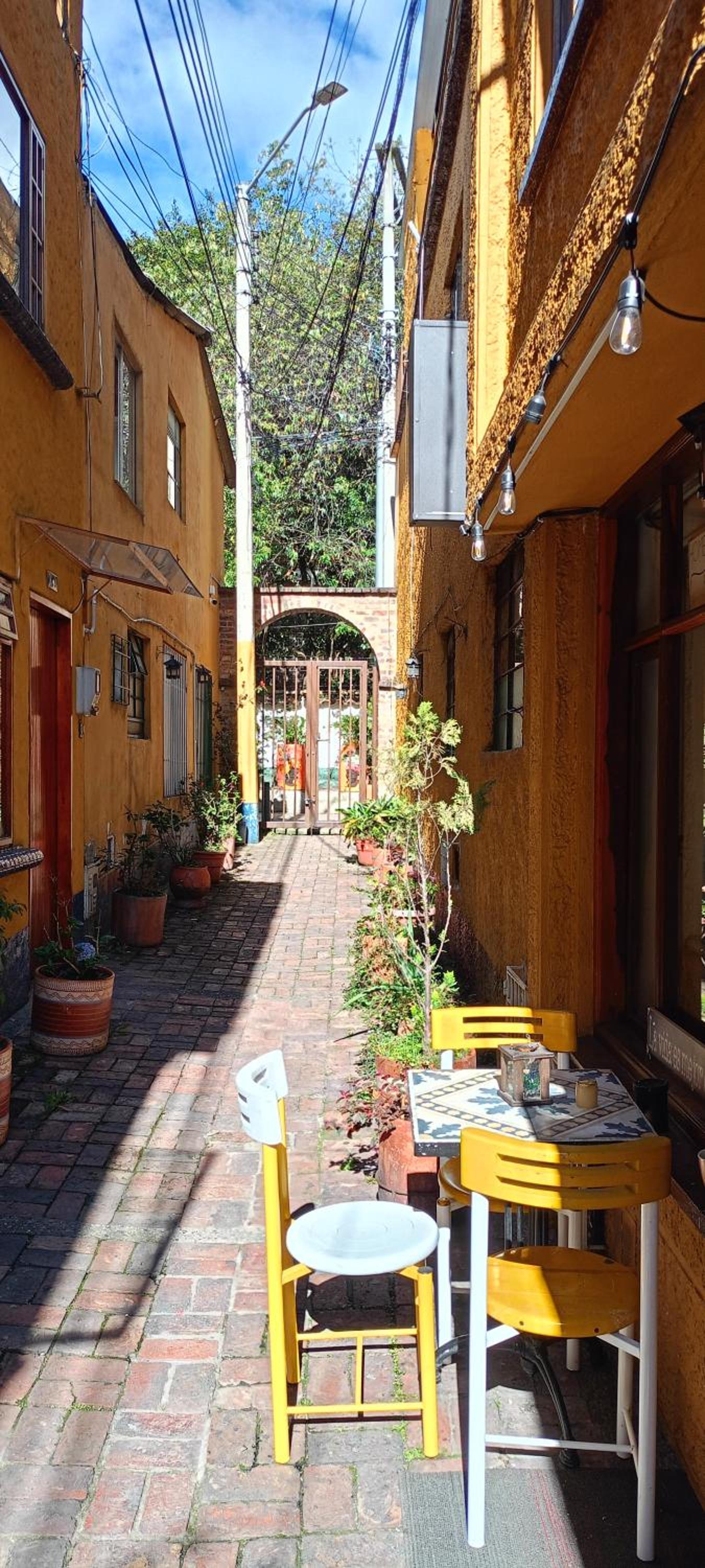 Usaquen Station Hostel - Property Image 8