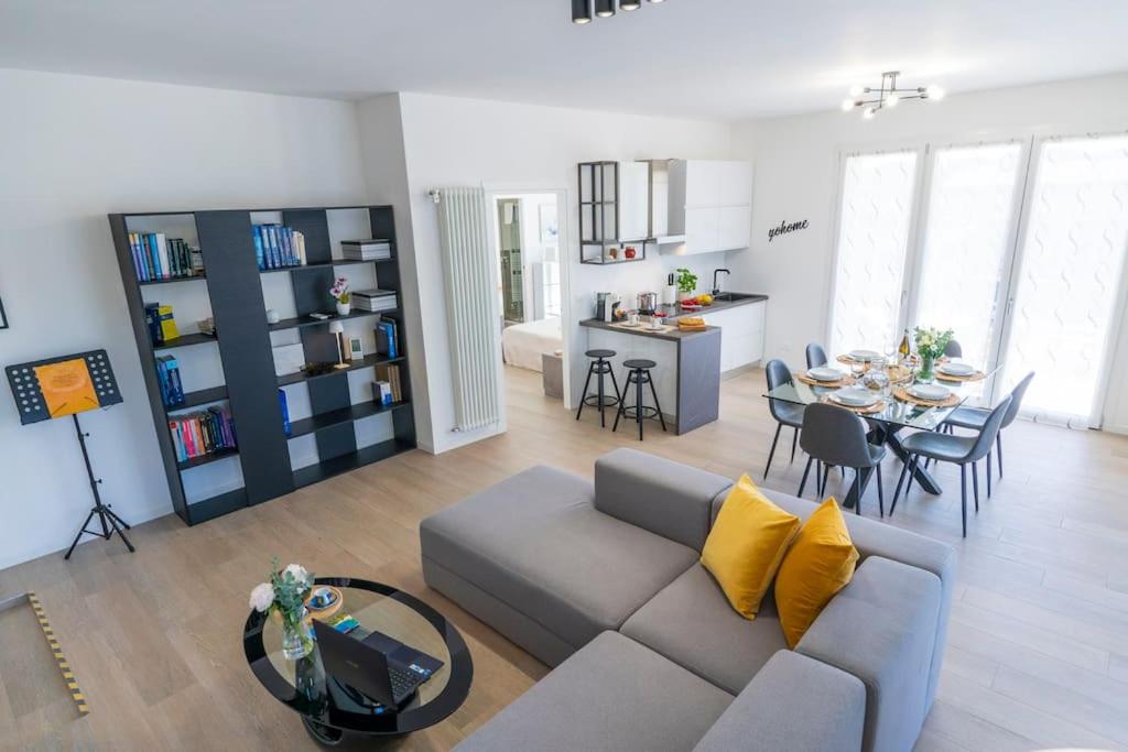 Rossini Home Pesaro vicino al Teatro Rossini by Yohome view 4